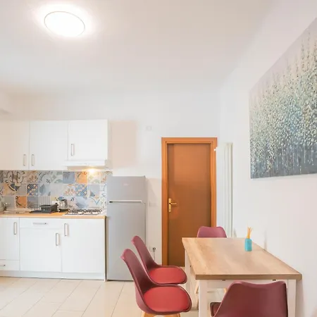 2 Bedroom On The * Como