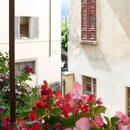 2 Bedroom On The Appartamento Côme
